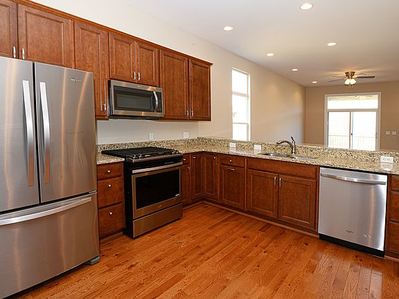 3rd image of 7021 Aspen Point Ct