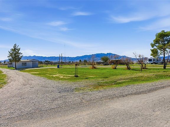 2nd image of 1141 W Chipmunk Rd