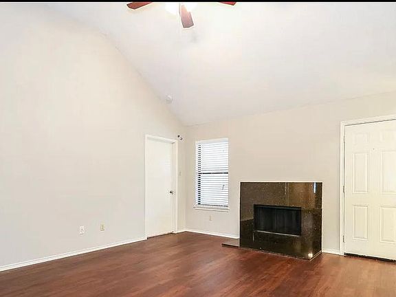 2nd image of 640 Ozark Ave #1