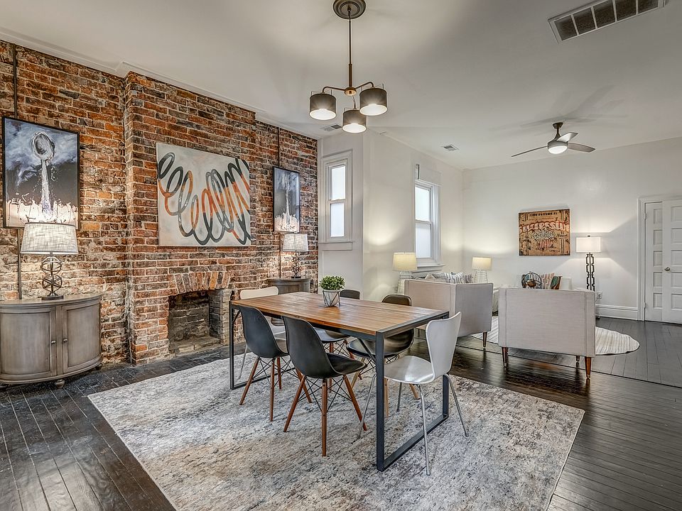 Dining room, reverse angle.