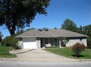 1518 Hough Park St, Jefferson City, MO 65101