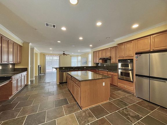 5th image of 8195 Mandarin Ave
