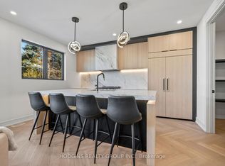 855 10th St, Mississauga, ON L5E 1S7