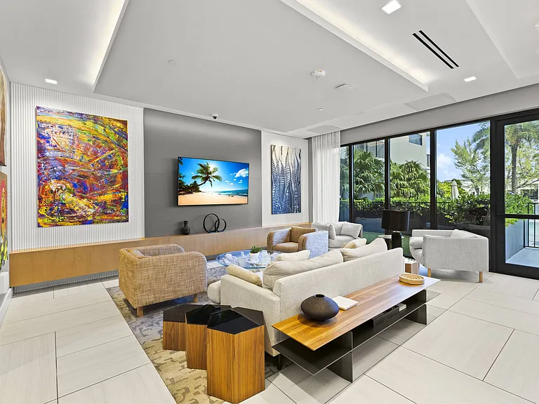 Oasis Pointe — Photo 10