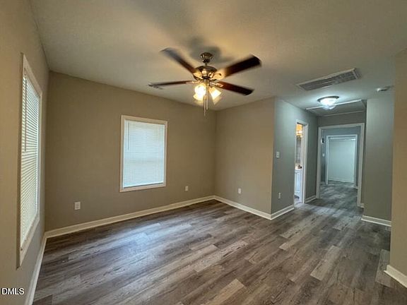 3rd image of 403 Spring Ct