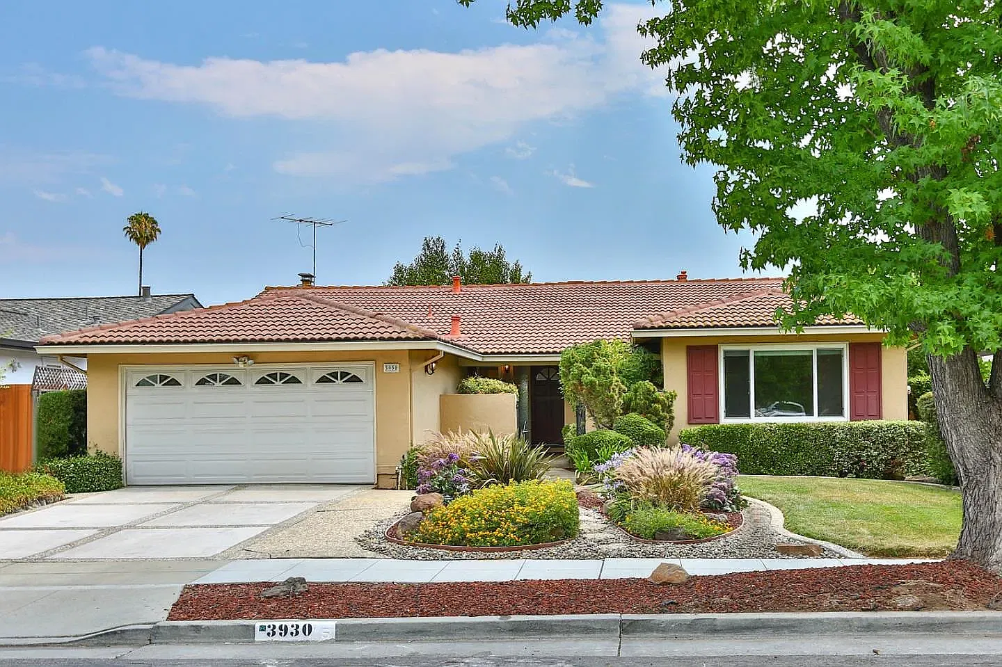 4 bed, 1750 sqft, $6,000 — Photo 1