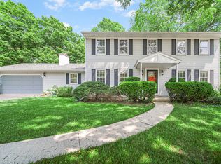 43 Cambridge Ln, Lincolnshire, IL