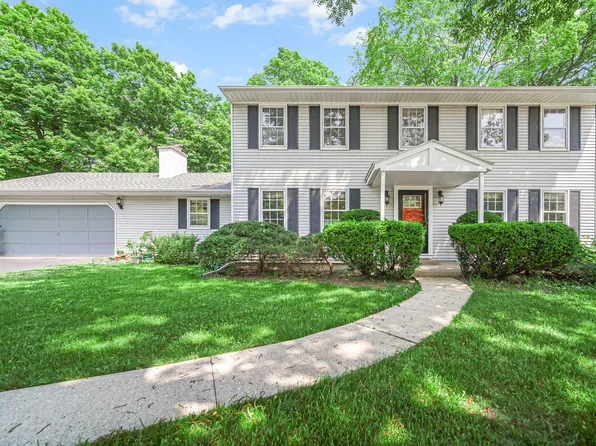 43 Cambridge Ln, Lincolnshire, IL 60069