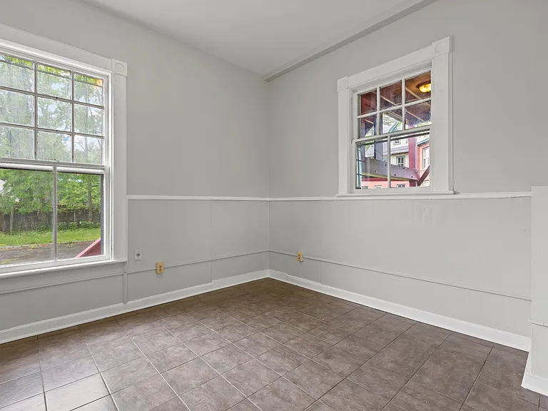 307 Franklin Pl — Photo 16