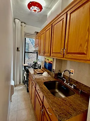 Rented by Buchbinder & Warren | media 7