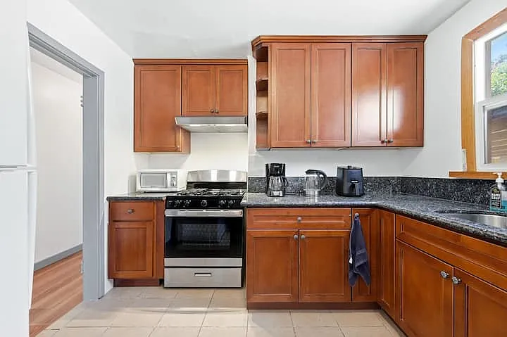 2290 Acacia Dr — Photo 7