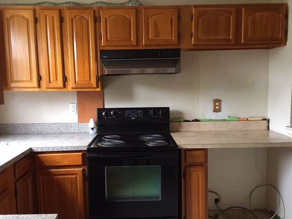 1st image of 721 E 93rd St Room 2