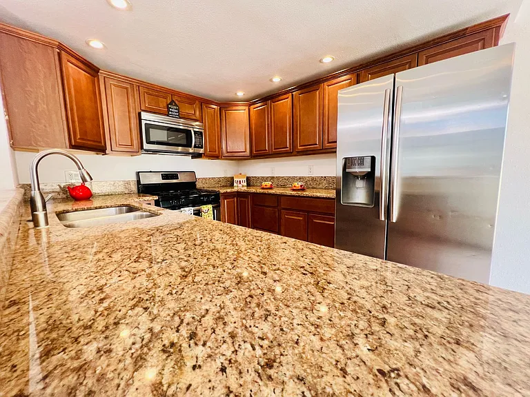 333 N Melrose Dr #F — Photo 10