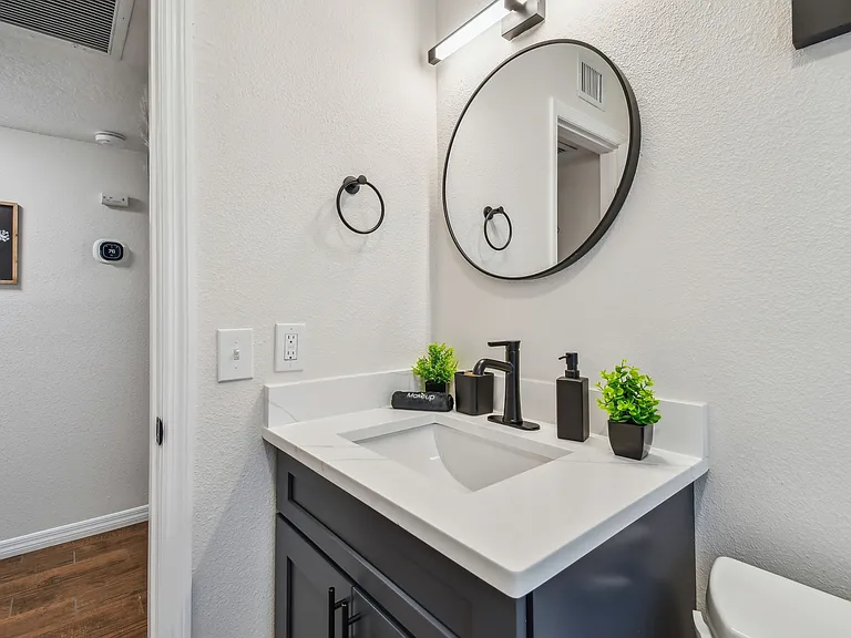 8611 Driftwood Dr — Photo 48