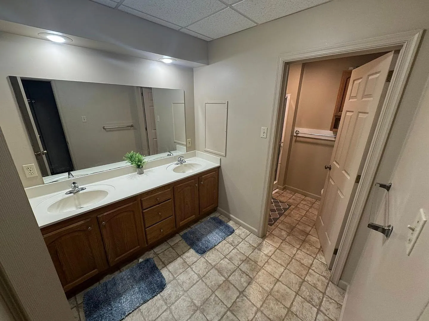 6 bed, 1600 sqft, $625 — Photo 3