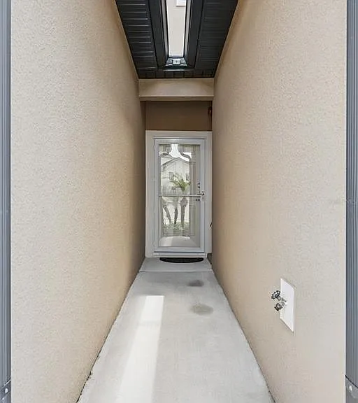 2438 Seven Oaks Dr — Photo 3