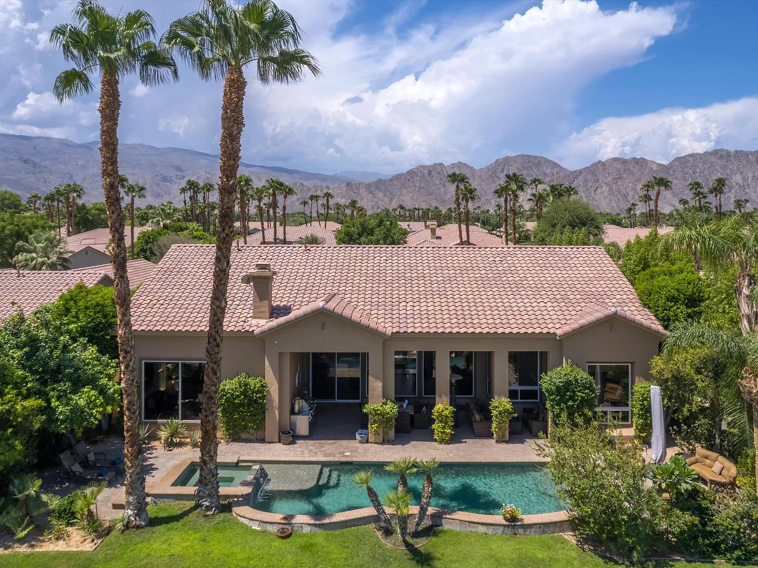 81125 Golf View Dr — Photo 1