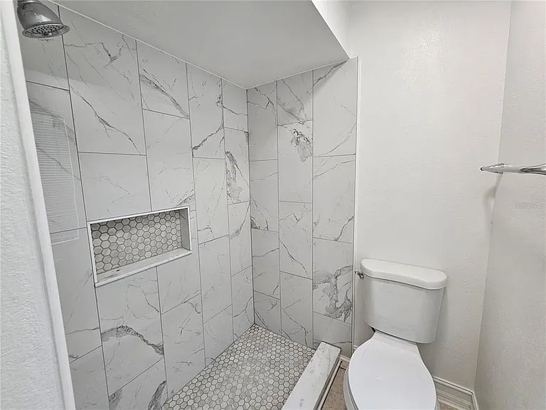 1024 Whalebone Bay Dr — Photo 23