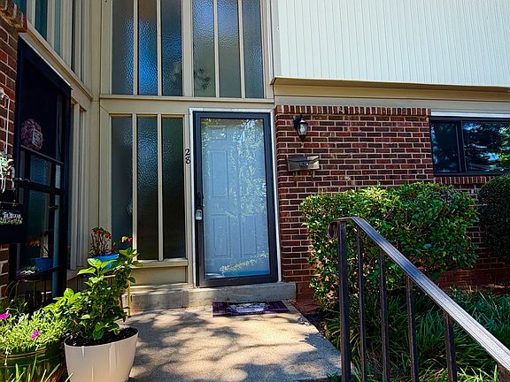 2nd image of 28 Briarglen Pl