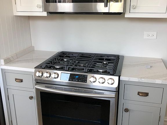 Gas Range and Microwave