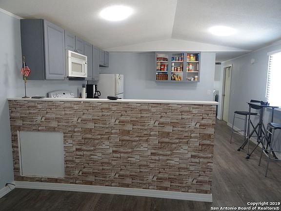3rd image of 1180 Qappuella Dr #Q