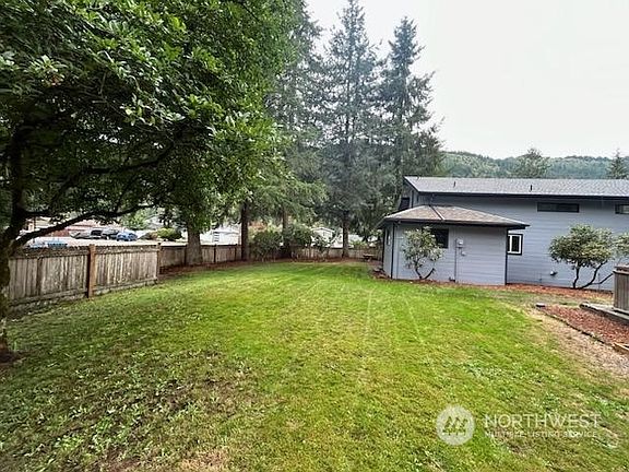 4th image of 338 Lakeside Drive