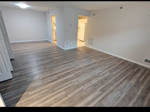 500 Windsor Dr #310, Palisades Park, NJ 07650
