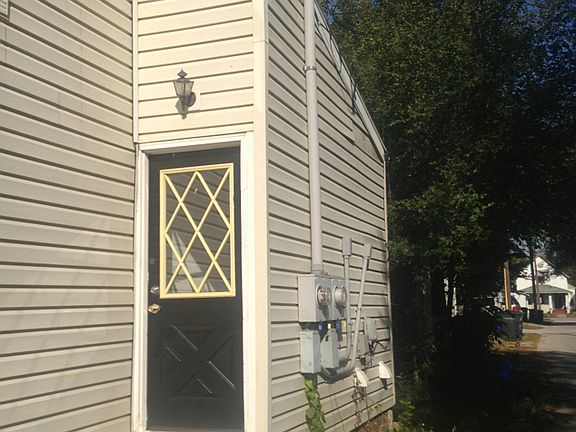 3rd image of 1008 Salem St #A