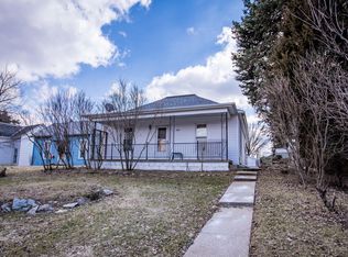 954 Whicher St, Muscatine, IA 52761