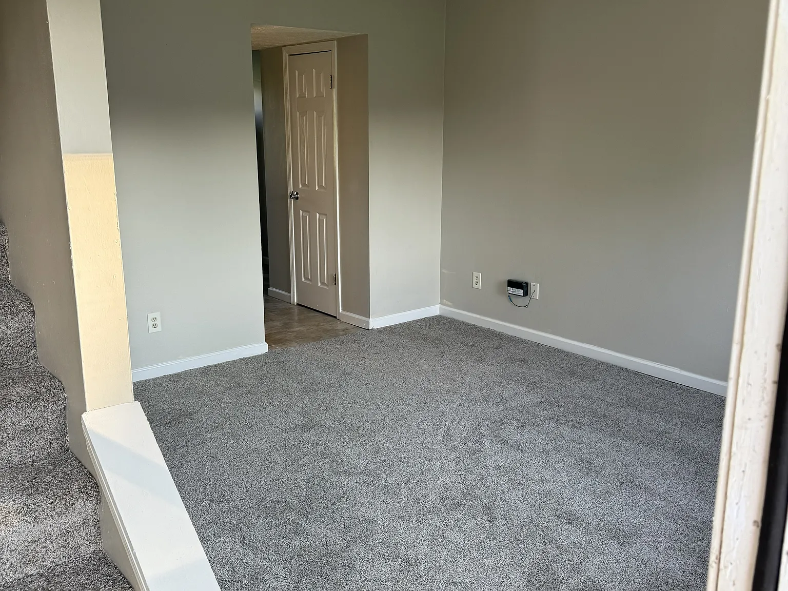 2 bed, 1.5 bath, 900 sqft, $1,350 — Photo 2