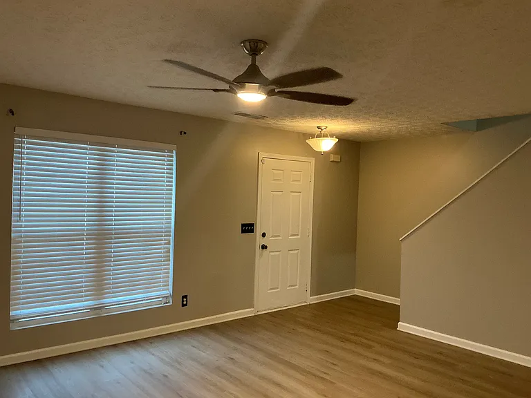 5553 Strathmoor Manor Cir — Photo 26