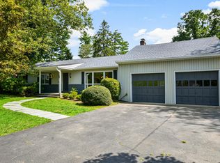 877 Port Dr, Mamaroneck, NY 10543
