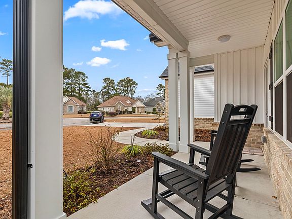 4th image of 207 Putney Ct.