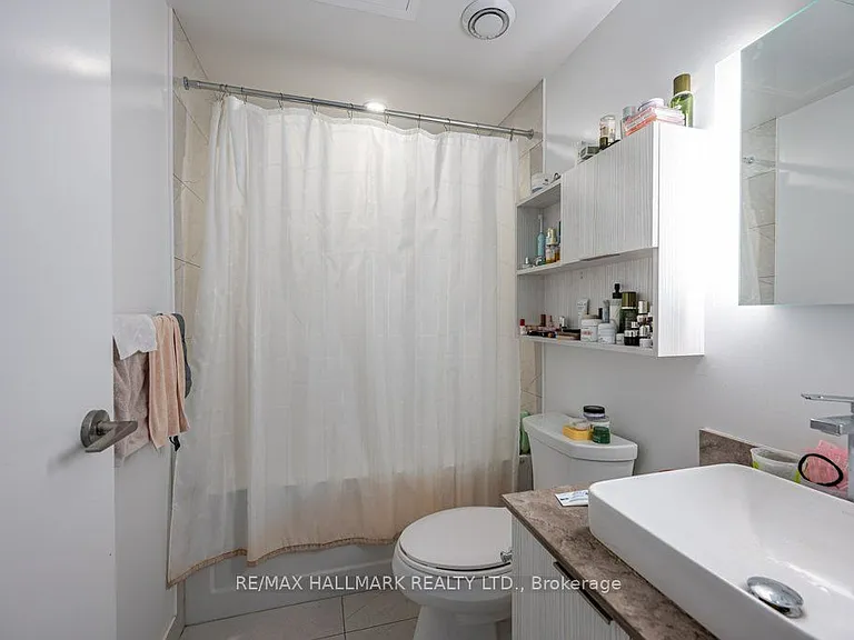 501 Yonge St #3202 — Photo 14