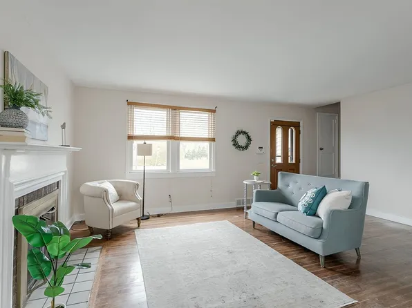 205 Lattimore Rd, Rochester, NY 14620