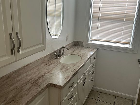 3rd image of 1202 Ohio St