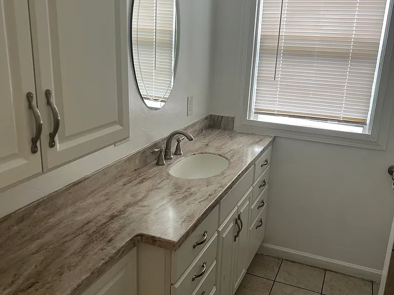 1202 Ohio St — Photo 3