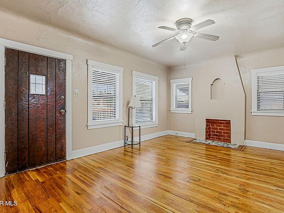 3rd image of 2630 Wheeling Ave