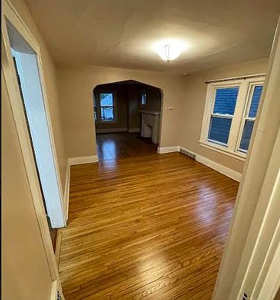5th image of 63 Carlyle Ave #2