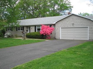 49 Kenwood Cir, Bloomfield, CT 06002