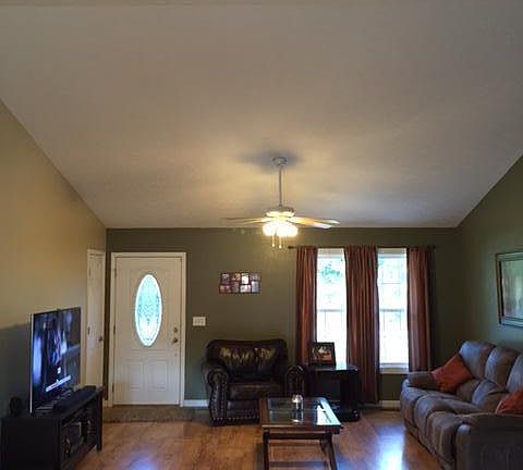 4th image of 1443 War Eagle Dr