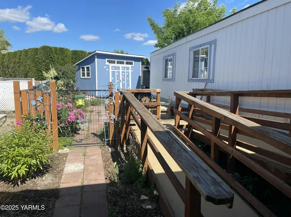 8301 Tieton Dr Unit 111, Yakima, WA 98908