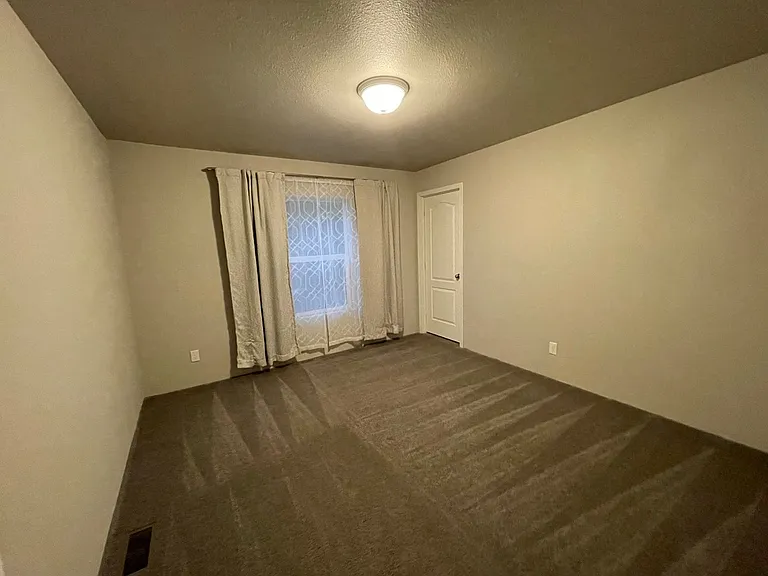 27028 State Route 525 — Photo 6