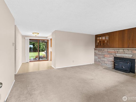 3rd image of 331 81st Avenue NE