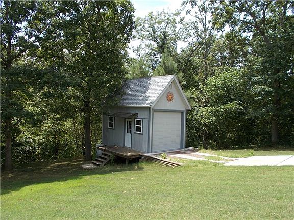 5th image of 9 Singleton Cir