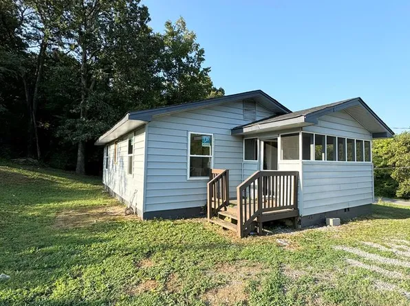 2377 S Riverbend Rd, Dalton, GA 30721