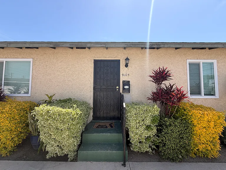 9105 Margaret St — Photo 1