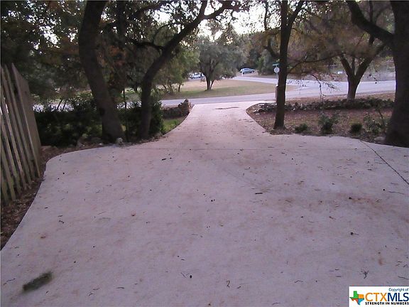2nd image of 2417 Robinhood Ln