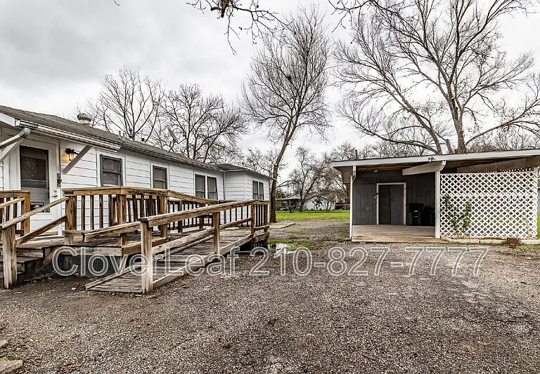 295 N Peach Ave — Photo 17