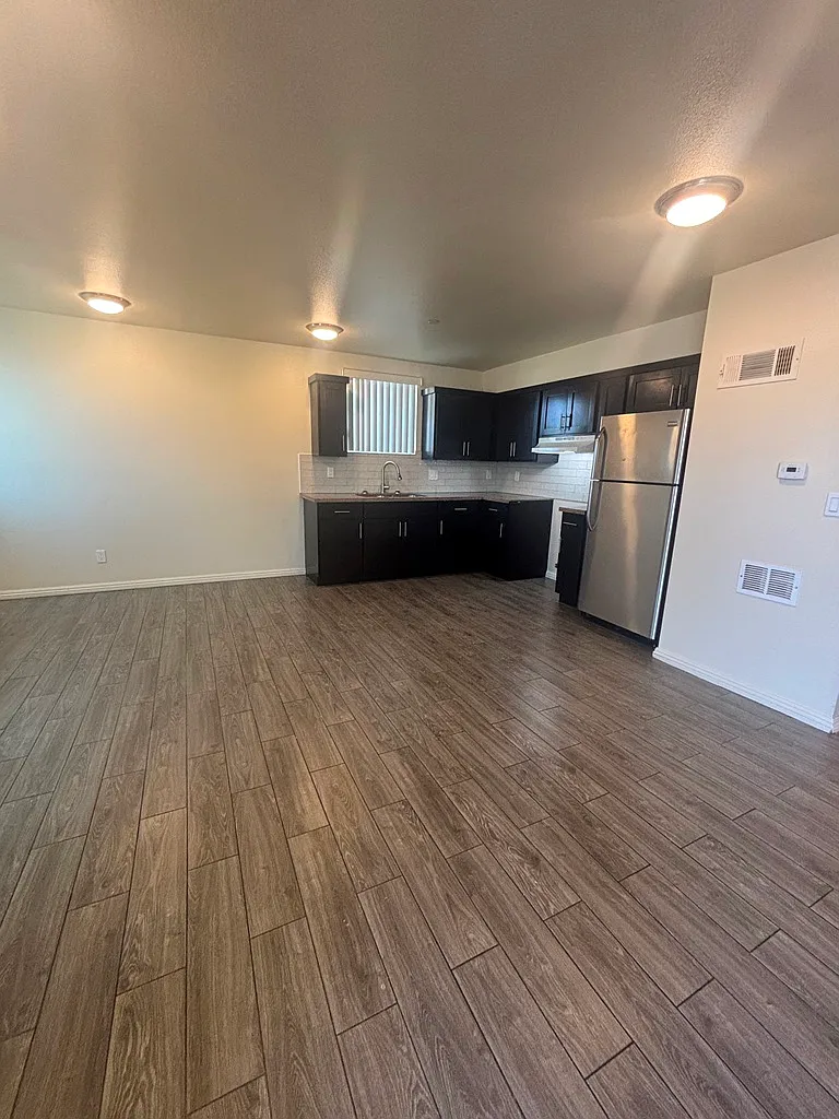 3 bed, 1189 sqft, $3,650 — Photo 4